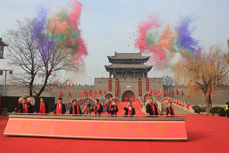 ���M��!�_���f�ų�Ԫ���e�С��_���T��ӭ�´������